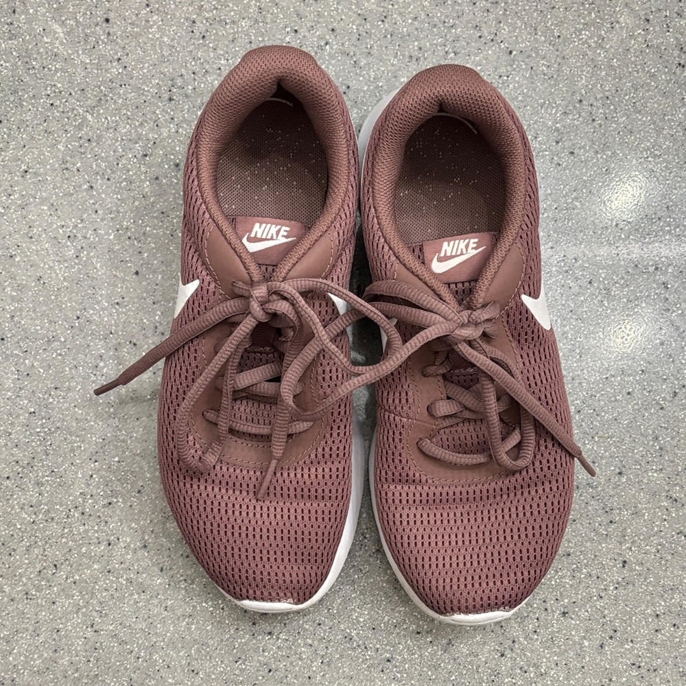 Nike Women's Athletic Shoes in light Maroon and White